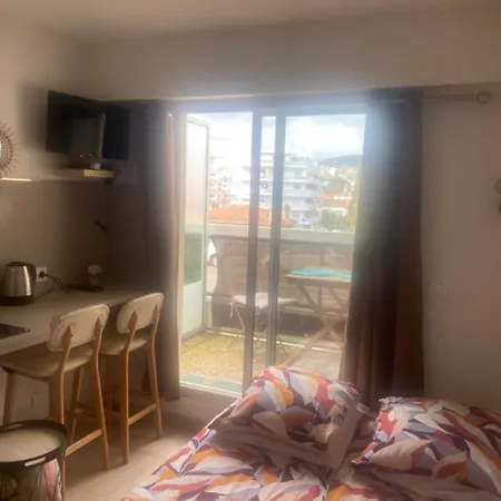Neuf A Apartment *